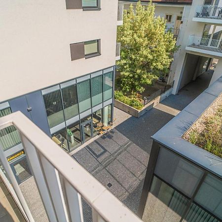Apartment Karel With Garage Parking براغ المظهر الخارجي الصورة