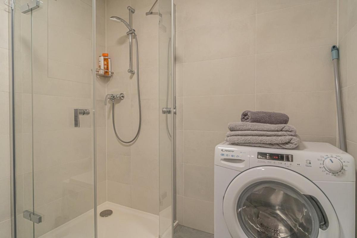 Apartment Karel With Garage Parking براغ المظهر الخارجي الصورة