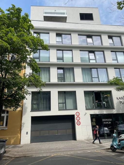 Apartment Karel With Garage Parking براغ المظهر الخارجي الصورة
